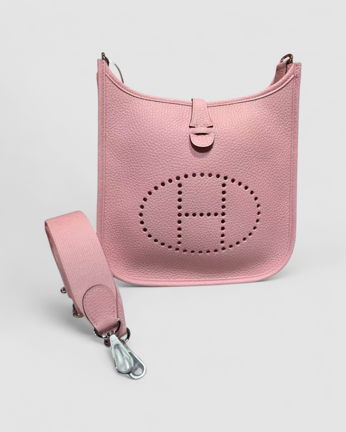 Hermes Evelyne 23 Rose Sakura Clemence Palladium Hardware front view