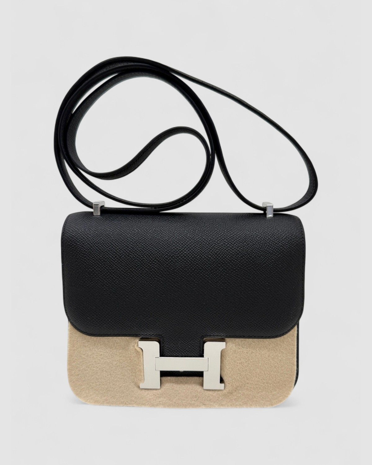 Hermes Constance 18