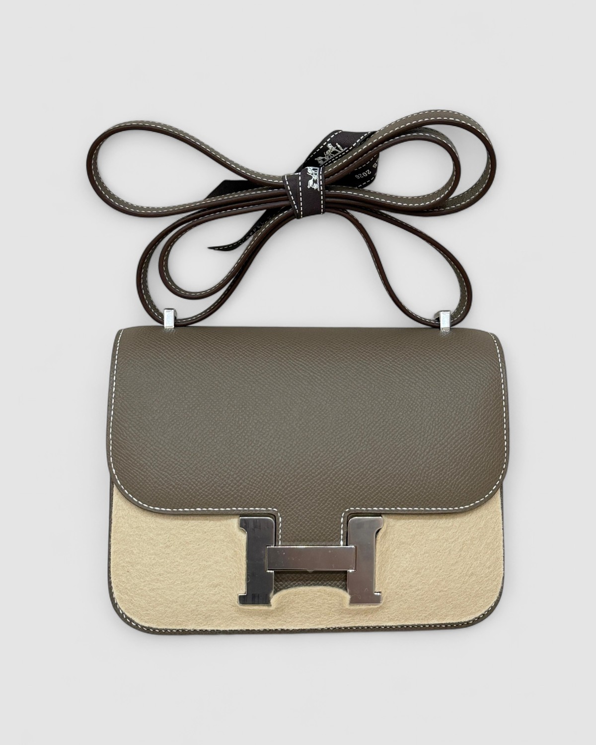 Hermes Constance 18