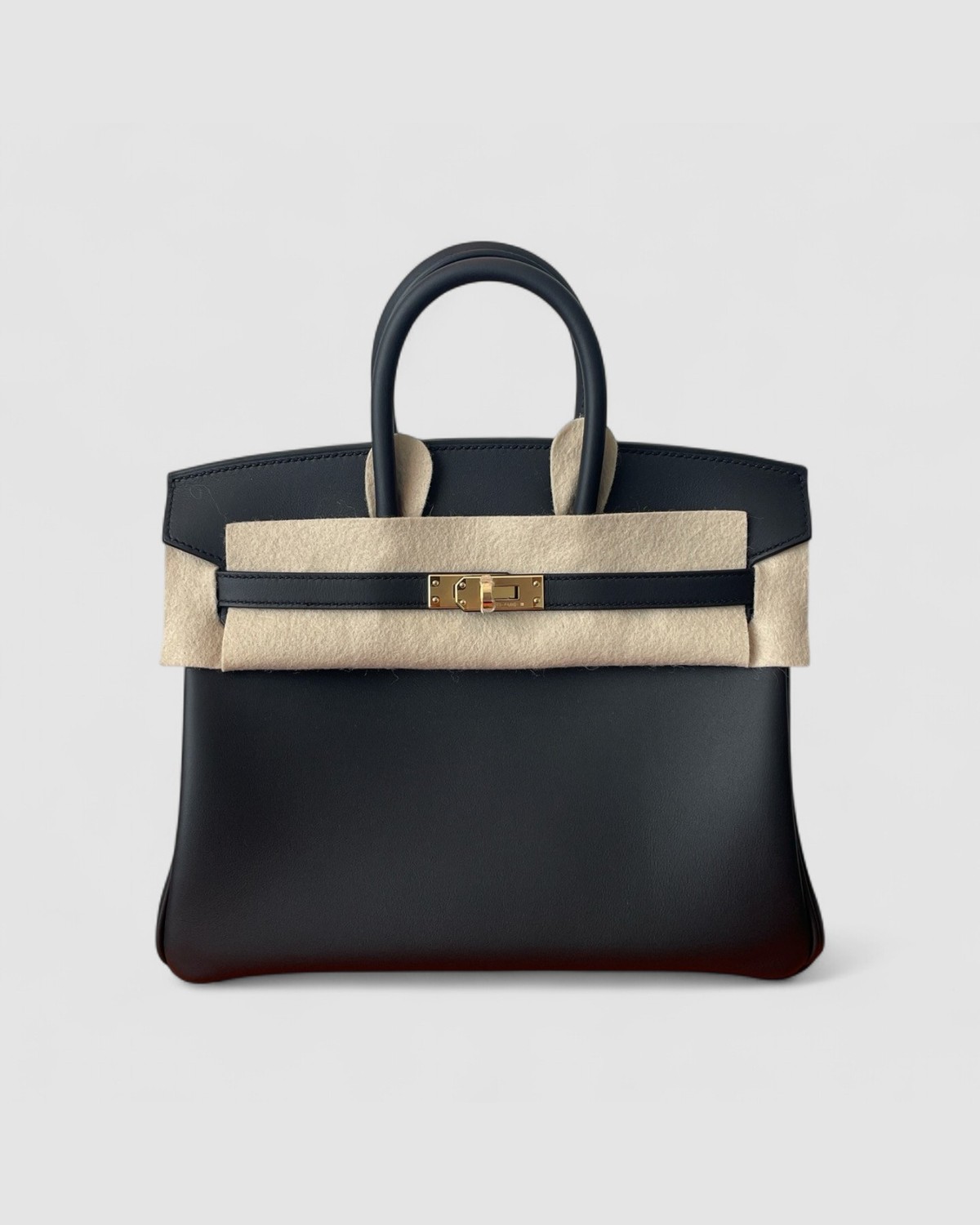 Hermes Birkin 25 Black Swift Gold Hardware front view