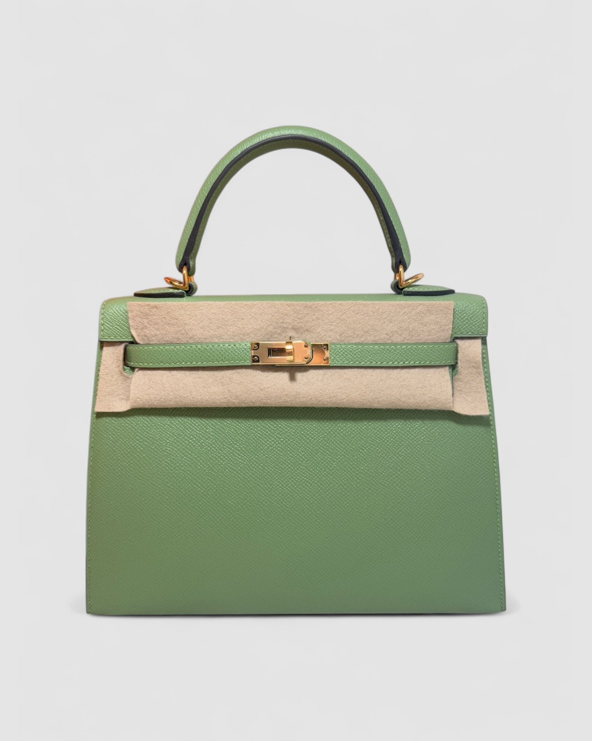 Hermes Kelly 25 Vert Criquet Epsom Gold Hardware front view